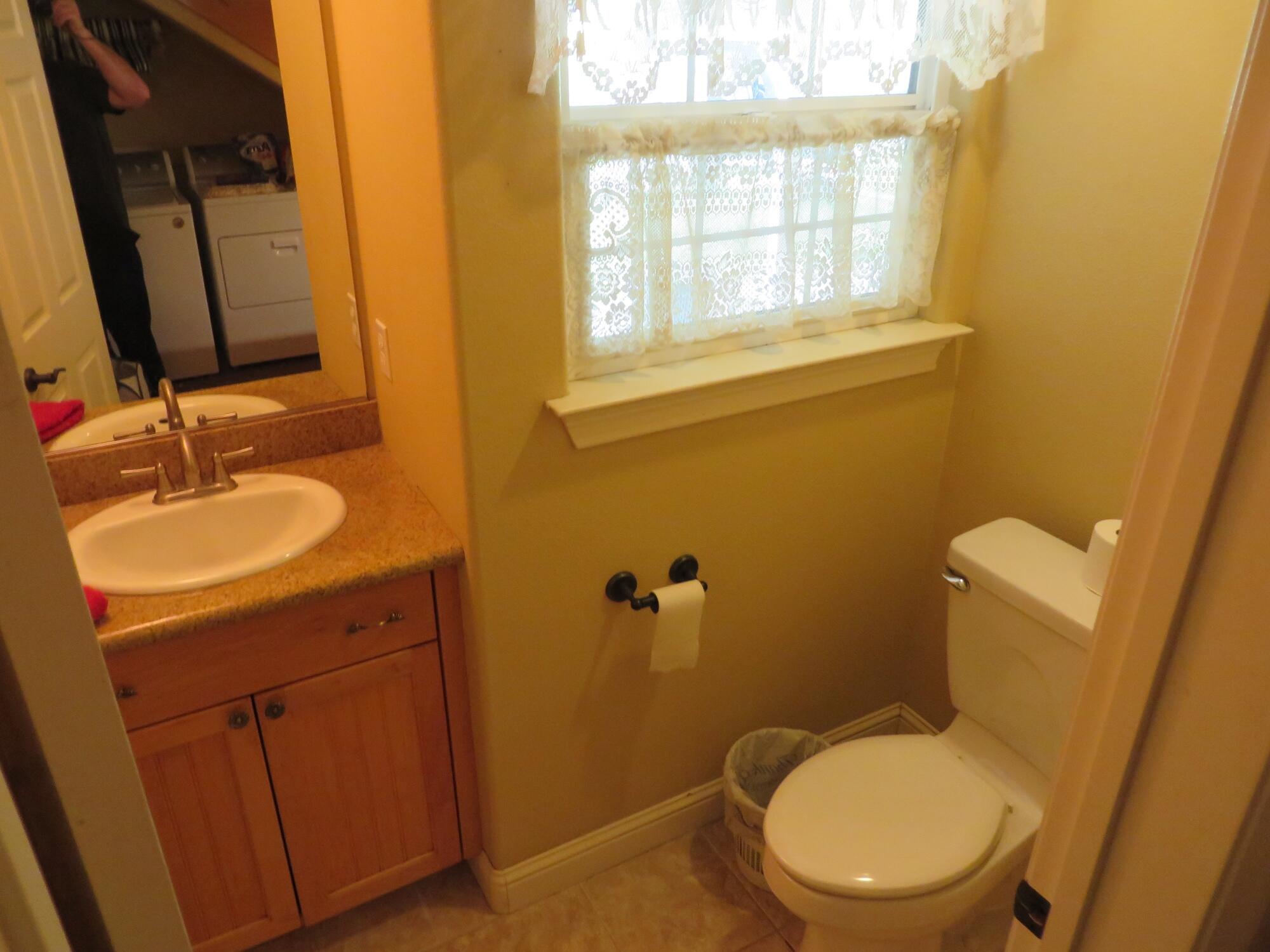 5710 Balls Ferry Road Anderson, CA 96007 - Photo 21 of 39 1/2 Bath