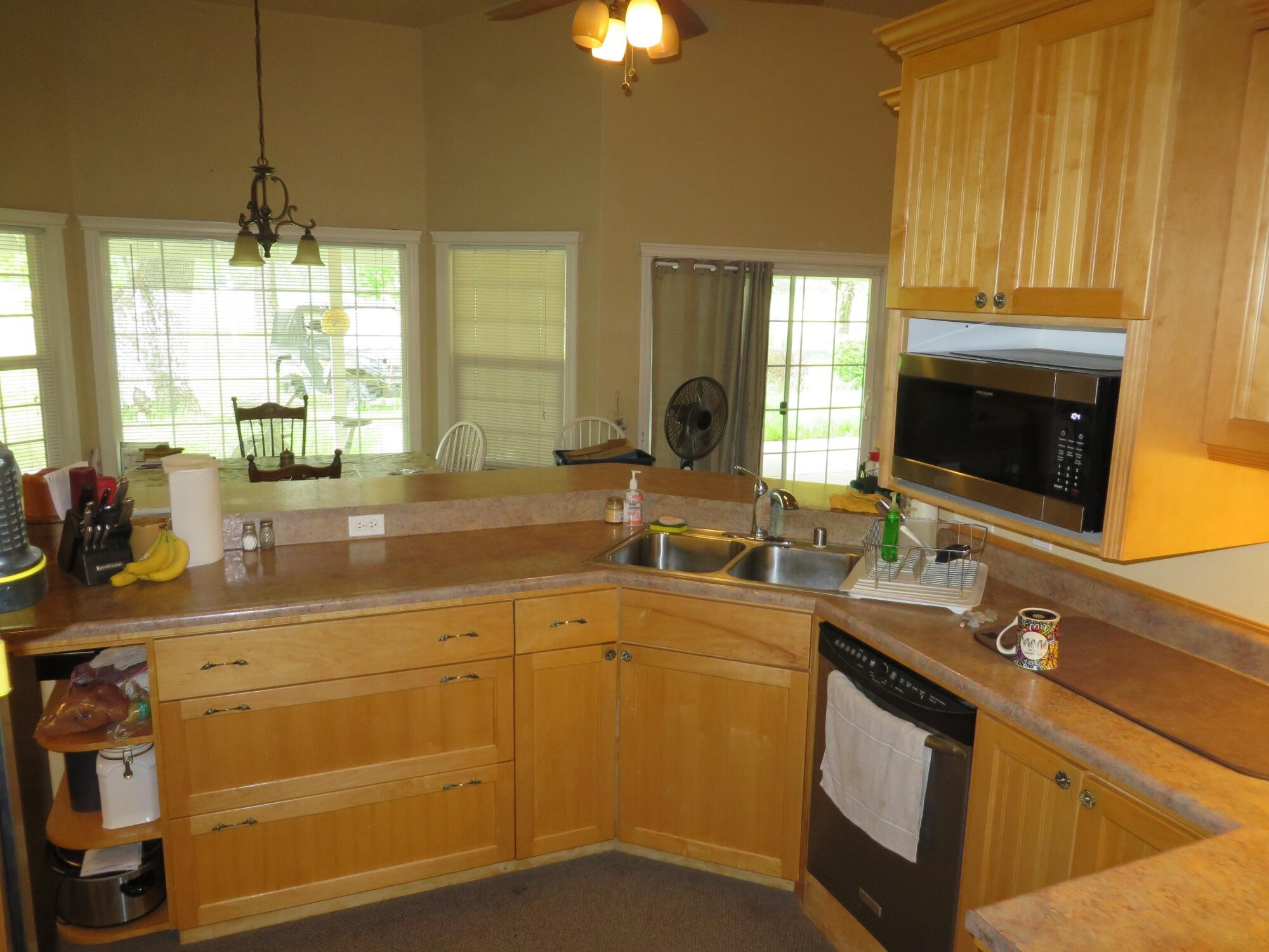 5710 Balls Ferry Road Anderson, CA 96007 - Photo 7 of 39 Kitchen