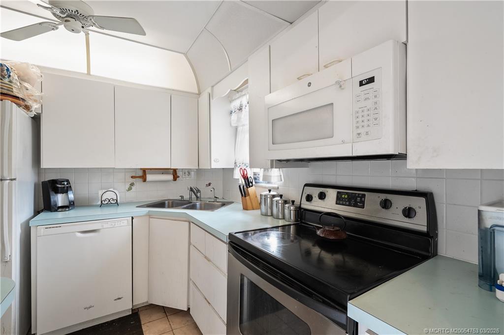 1929 Southwest Palm City Road, Unit 15B Stuart, FL 34994 - Photo 5 of 34