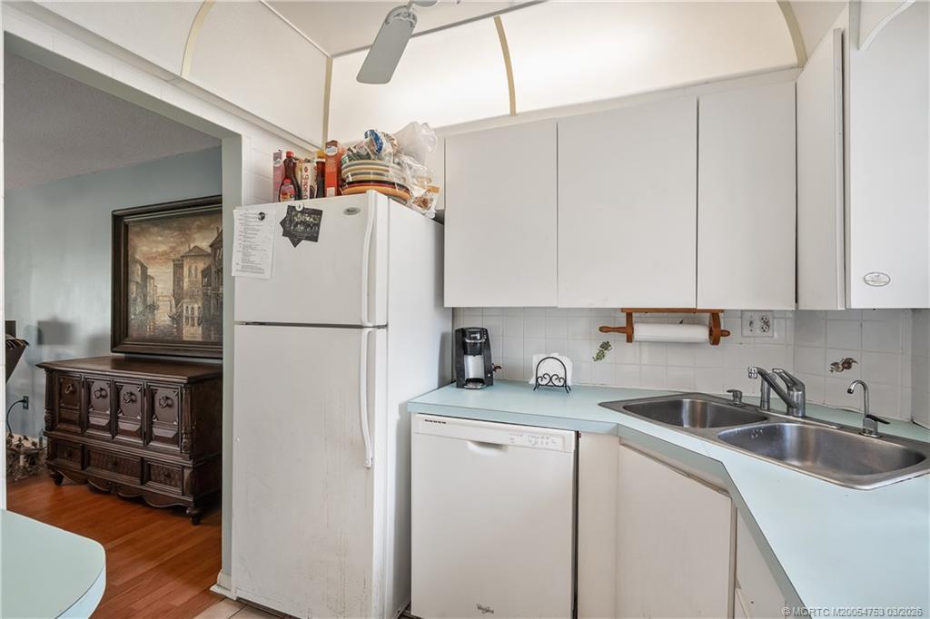 1929 Southwest Palm City Road, Unit 15B Stuart, FL 34994 - Photo 6 of 34