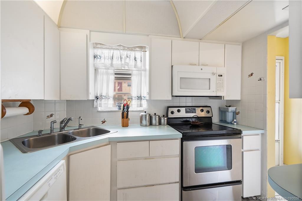 1929 Southwest Palm City Road, Unit 15B Stuart, FL 34994 - Photo 7 of 34