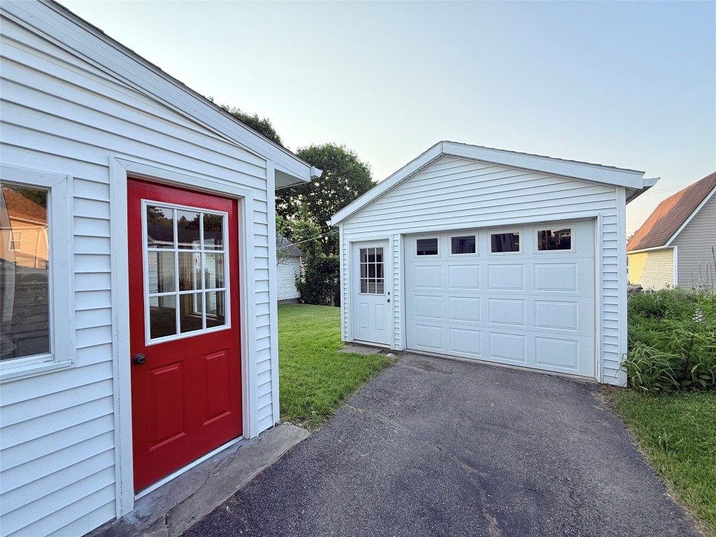 103 Elwell Avenue Binghamton, NY 13901 - Photo 3 of 22