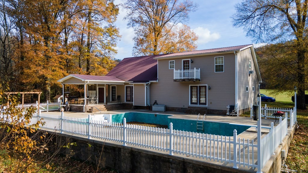 1365 No Pone Valley Road Northwest Georgetown, TN 37336 - Photo 40 of 48 a front view of a house with porch