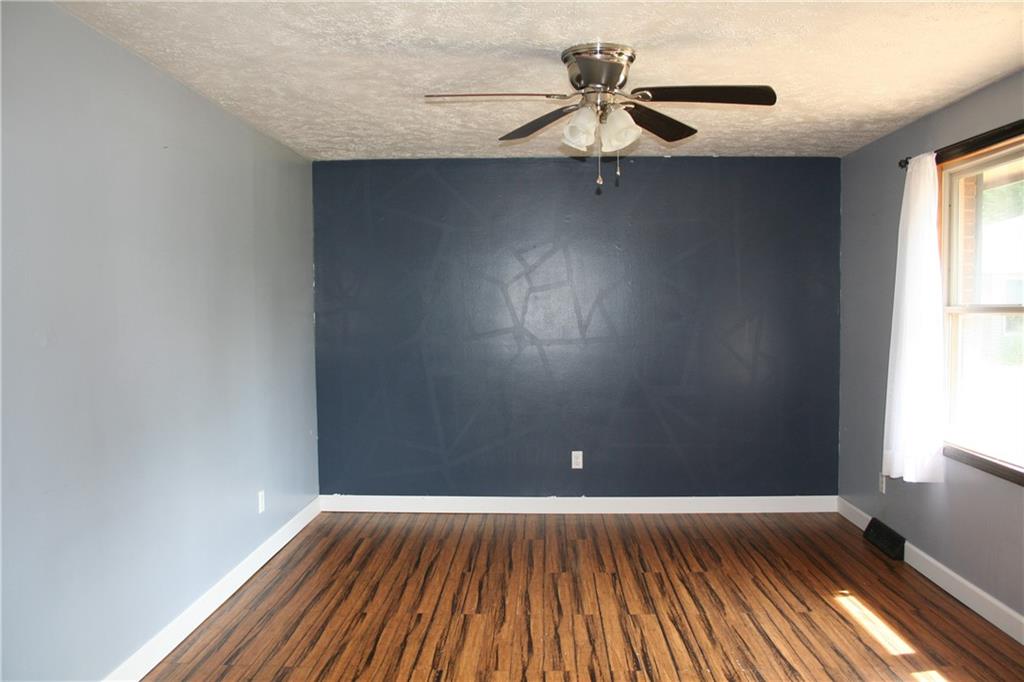 525 Riverside Circle Columbus, IN 47203 - Photo 2 of 22 Gallery Image 2