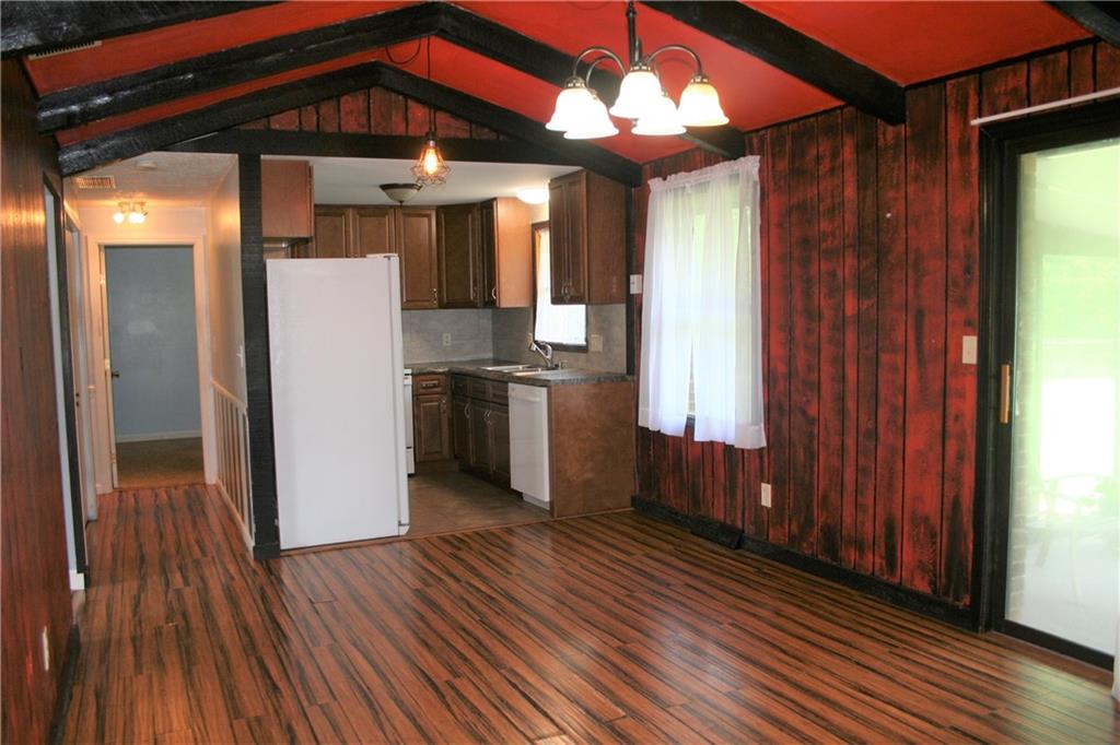525 Riverside Circle Columbus, IN 47203 - Photo 5 of 22 Gallery Image 5