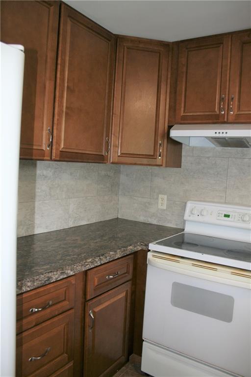 525 Riverside Circle Columbus, IN 47203 - Photo 7 of 22 Gallery Image 7