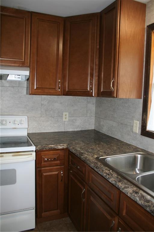 525 Riverside Circle Columbus, IN 47203 - Photo 8 of 22 Gallery Image 8