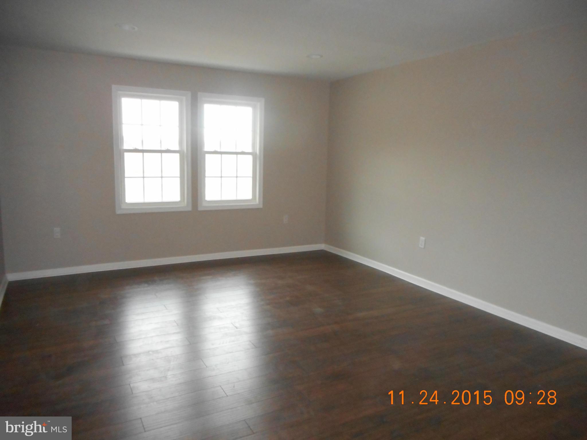 6001 American Corner Road Denton, MD 21629 - Photo 4 of 10 Living Room