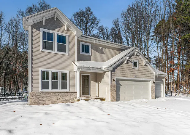 $449,900 | 1309 Grosvenor Drive, Greenville, MI 48838