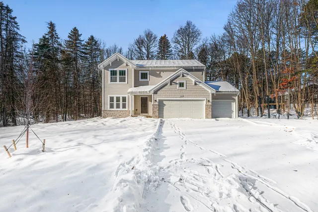 $449,900 | 1309 Grosvenor Drive, Greenville, MI 48838