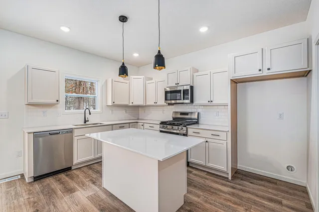 $449,900 | 1309 Grosvenor Drive, Greenville, MI 48838