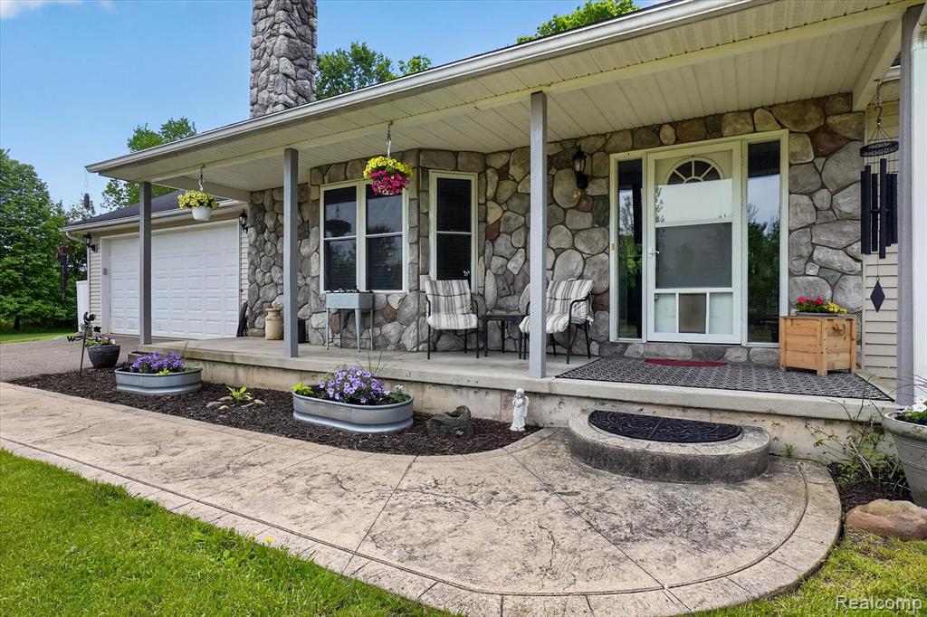 9565 Crofoot Road Fowlerville, MI 48836 - Photo 3 of 63