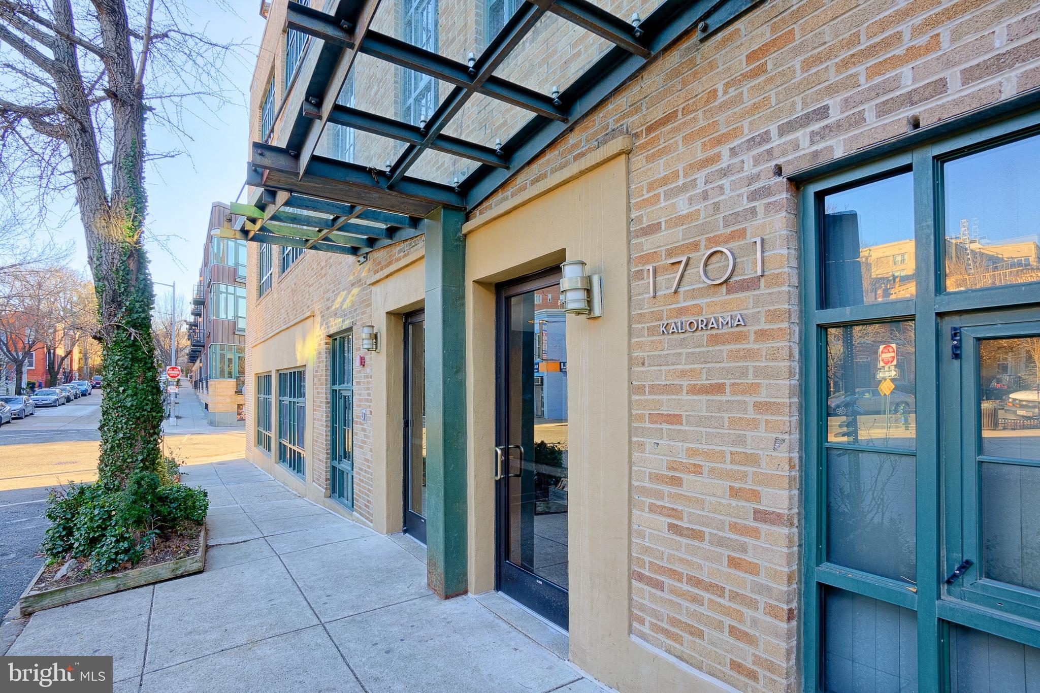 1701 Kalorama Road Northwest, Unit 201 Washington, DC 20009 - Photo 3 of 31 Lobby Entrance