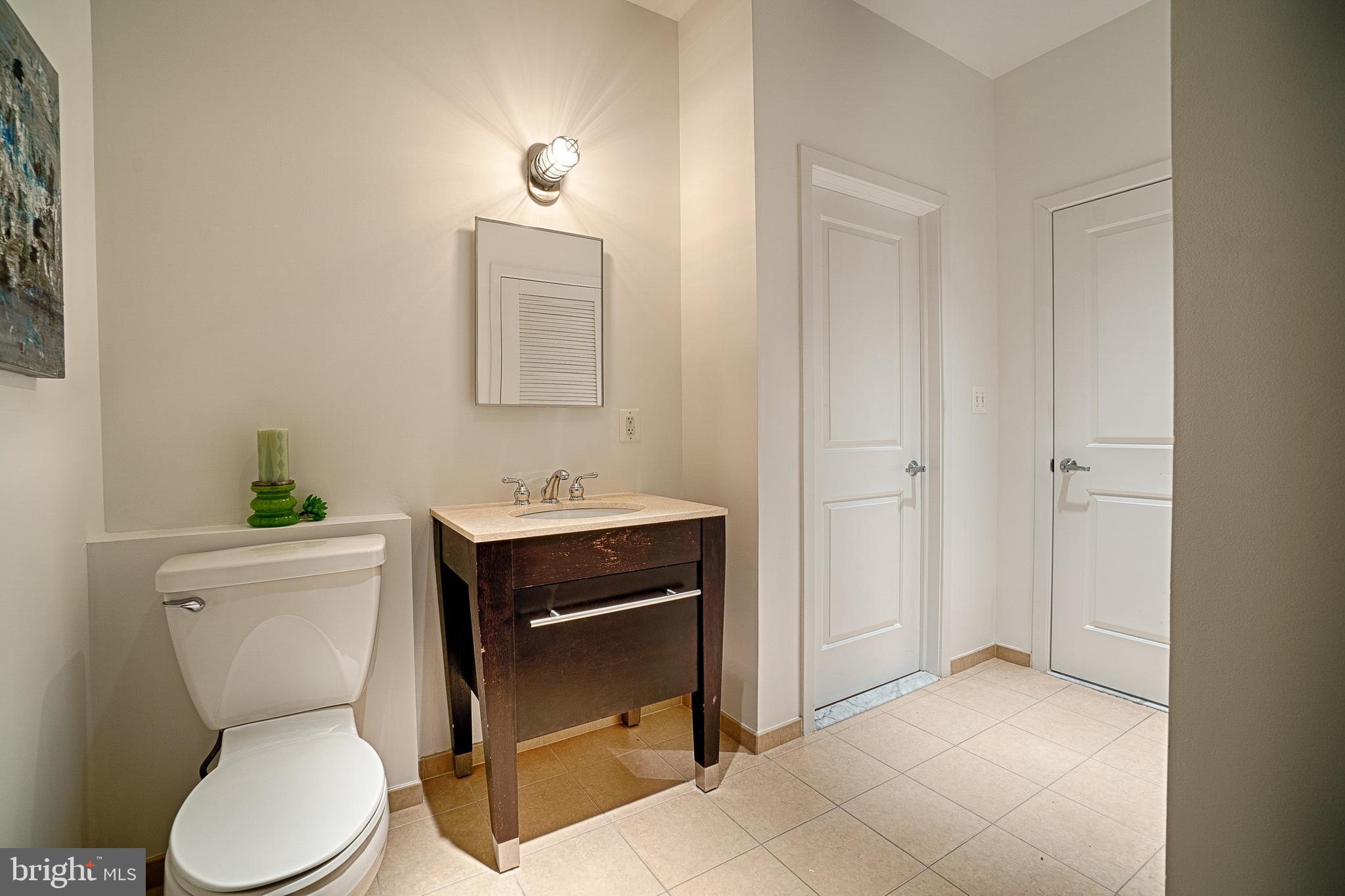 1701 Kalorama Road Northwest, Unit 201 Washington, DC 20009 - Photo 23 of 31 Bathroom