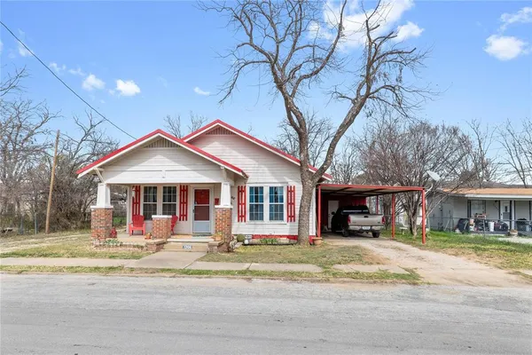 $99,999 | 1206 8th Street, Brownwood, TX 76801