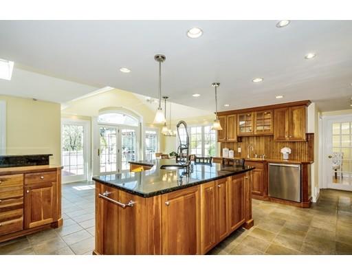 133 Robbins Road Arlington, MA 02476 - Photo 4 of 29