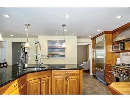 133 Robbins Road Arlington, MA 02476 - Photo 7 of 29