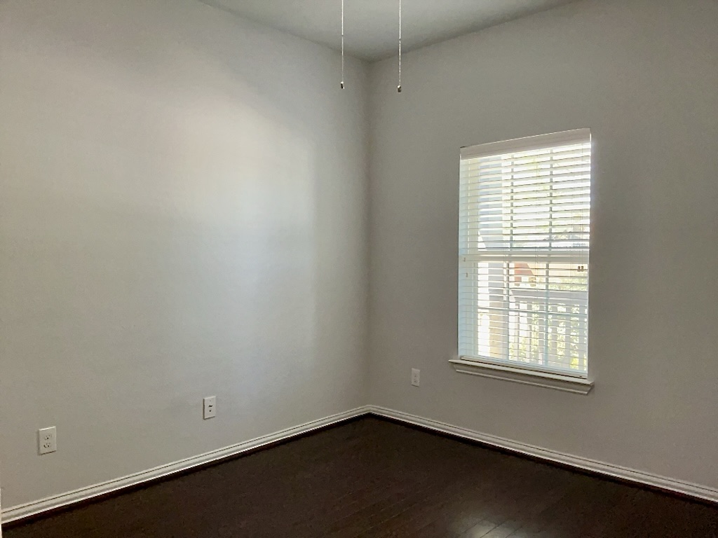 209 Penna Lane Georgetown, TX 78628 - Photo 7 of 19 an empty room with a window