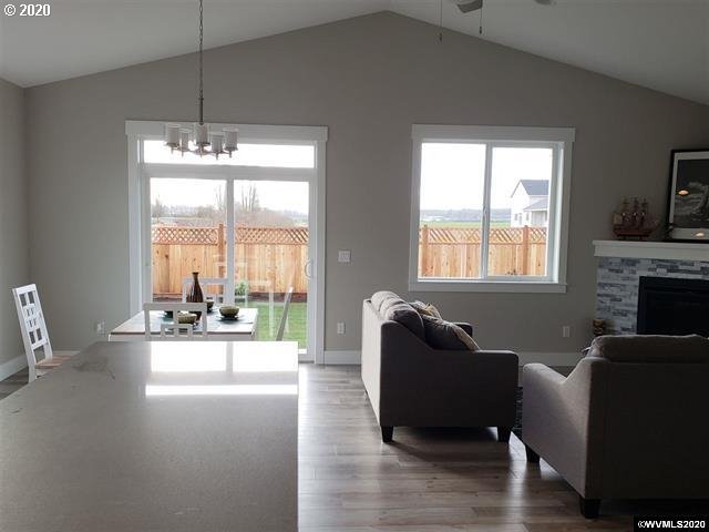 911 Chestnut Street Independence, OR 97351 - Photo 3 of 19 Gallery Image 3