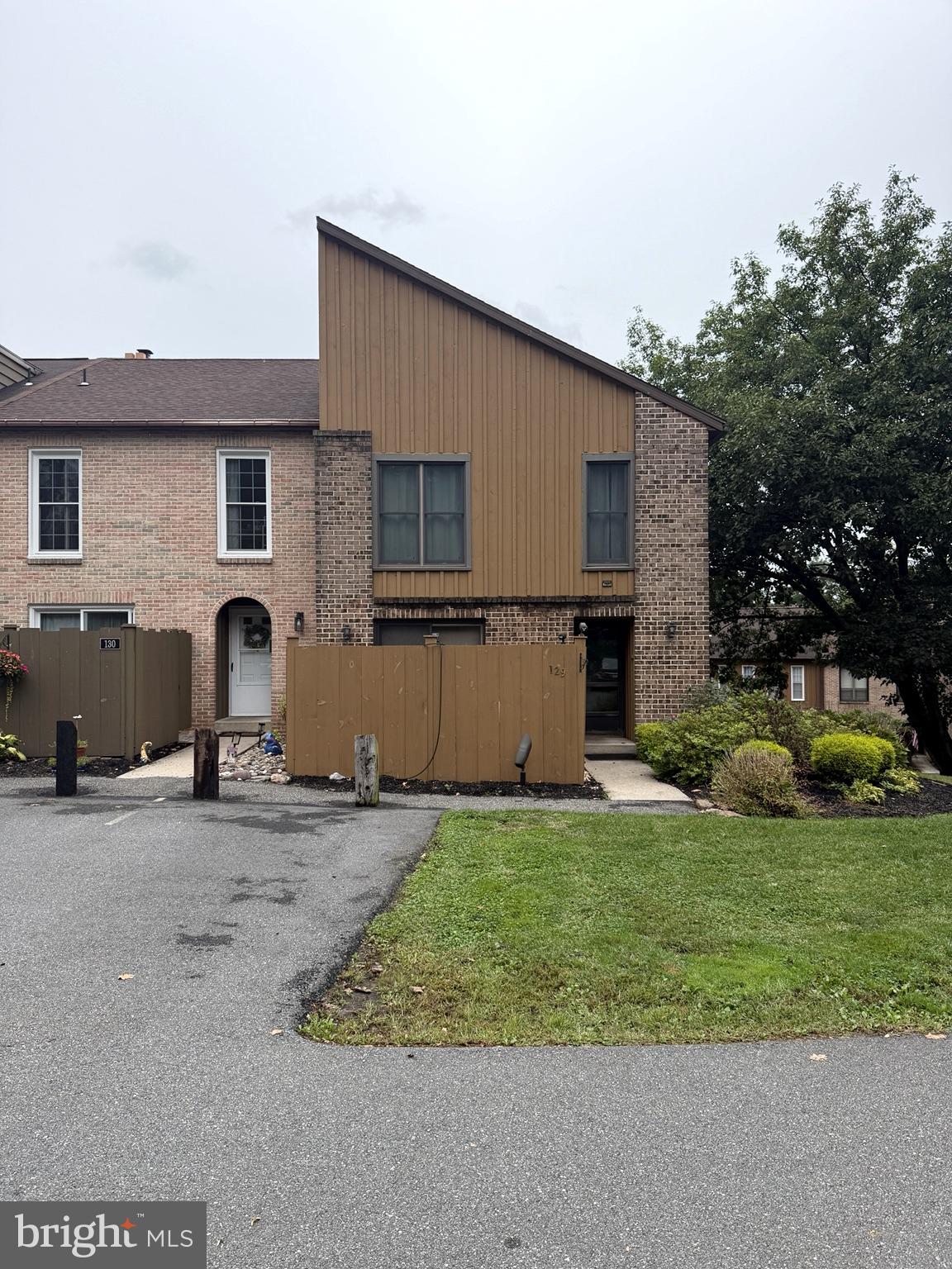 129 Merion Lane Reading, PA 19607 - Photo 2 of 4 Gallery Image 2