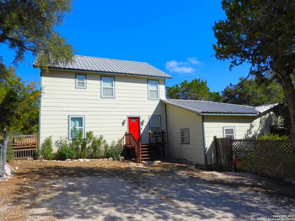 $259,500 | 155 Scenic Circle, Lakehills, TX 78063