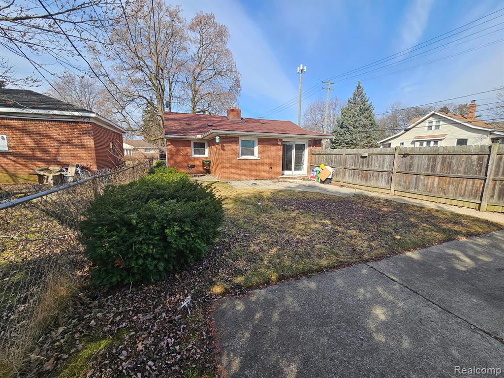 22858 Rausch Avenue Eastpointe, MI 48021 - Photo 10 of 36