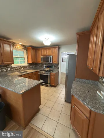 $4,000 | 6919 Rolling Road, Springfield, VA 22152