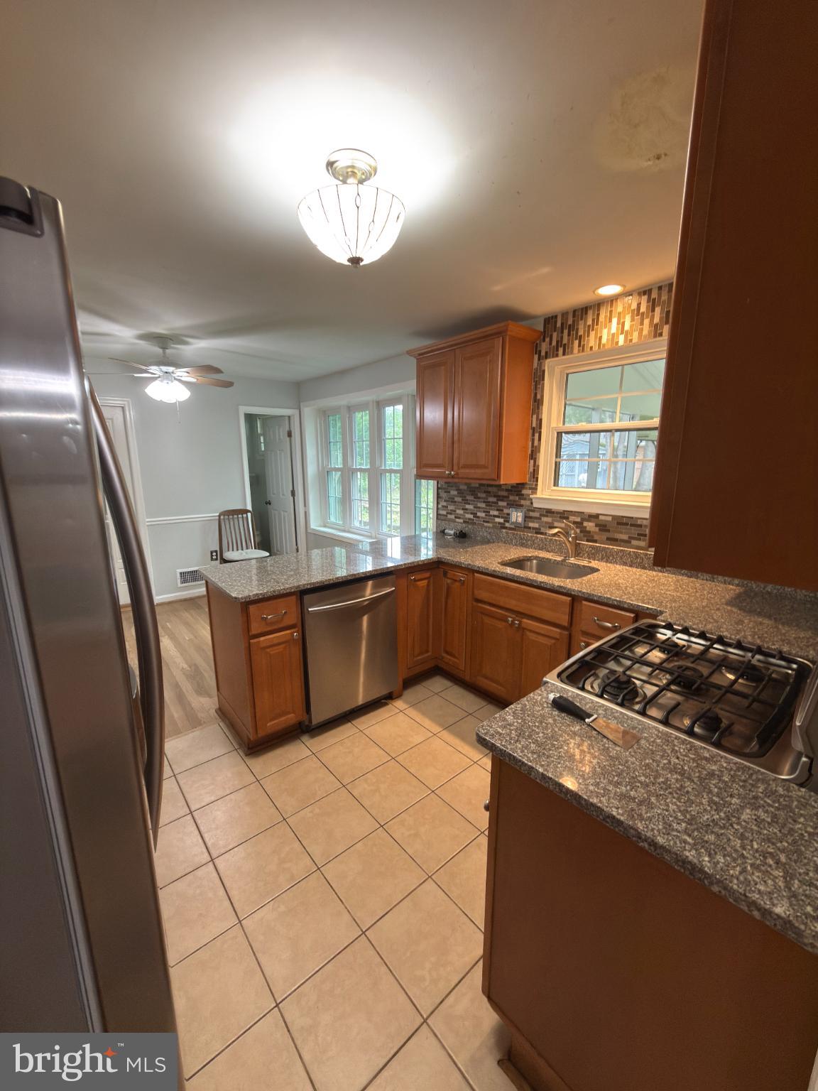 6919 Rolling Road Springfield, VA 22152 - Photo 3 of 20 Kitchen_Main Level