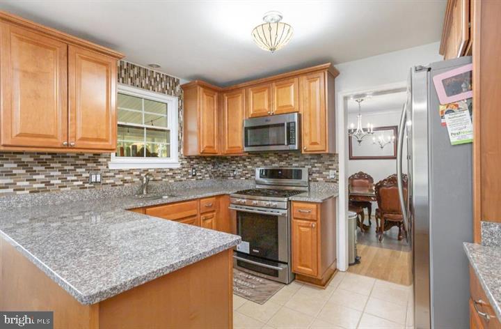 6919 Rolling Road Springfield, VA 22152 - Photo 4 of 20