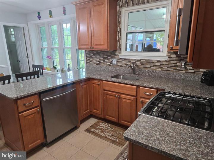 6919 Rolling Road Springfield, VA 22152 - Photo 5 of 20