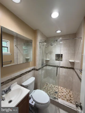 $4,000 | 6919 Rolling Road, Springfield, VA 22152