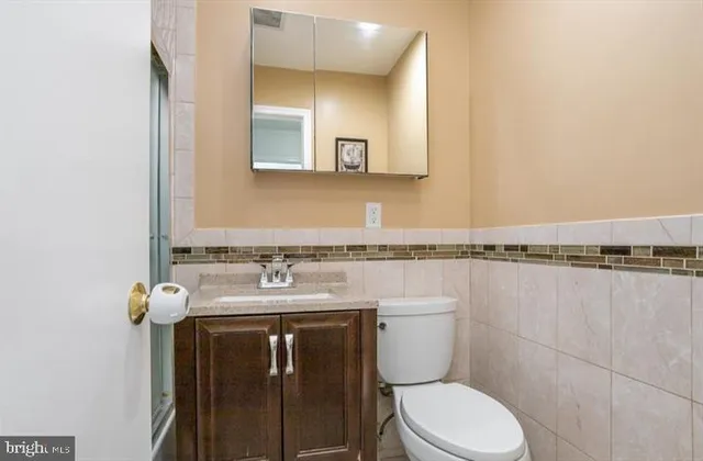 $4,000 | 6919 Rolling Road, Springfield, VA 22152