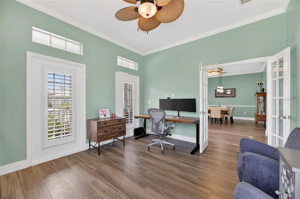 508 Islebay Drive Apollo Beach, FL 33572 - Photo 16 of 98 a living room with furniture and a wooden floor