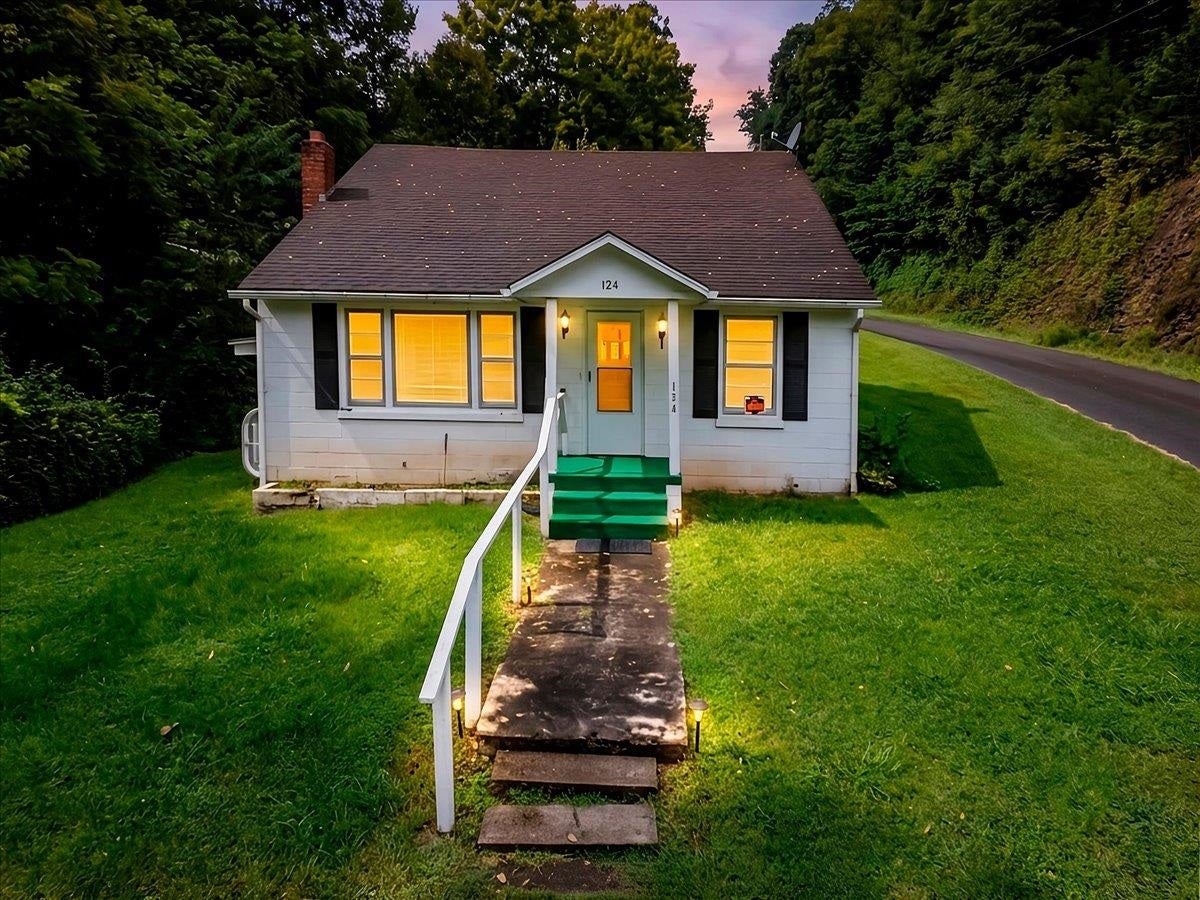 124 Big Branch Hollow Road Pembroke, VA 24136 - Photo 1 of 39 Gallery Image 1