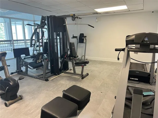 $1,900 | 496 Northwest 165th Street, Unit D409, Miami, FL 33169