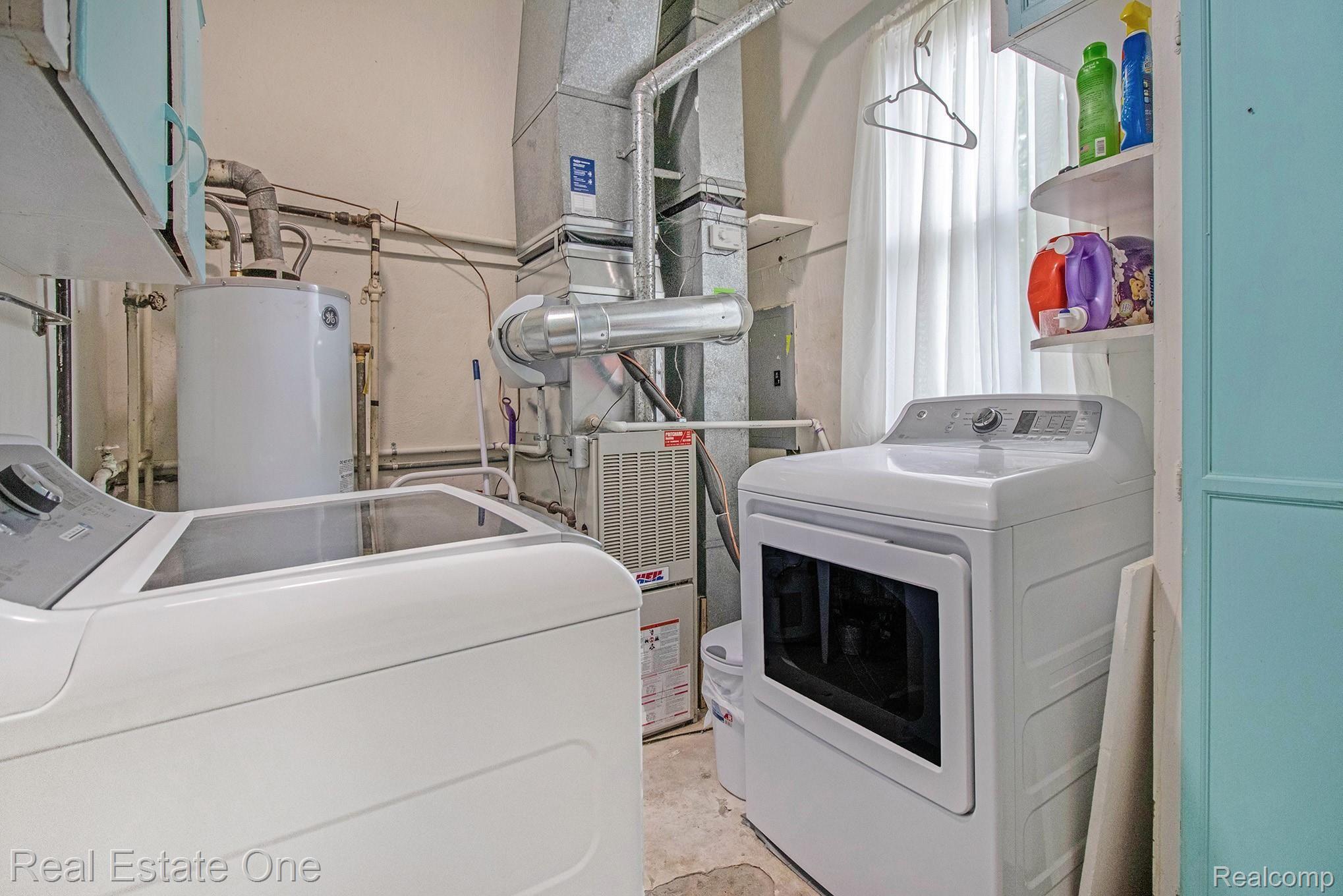 21164 Rensselaer Street Farmington, MI 48336 - Photo 11 of 15 Laundry Room.jpg