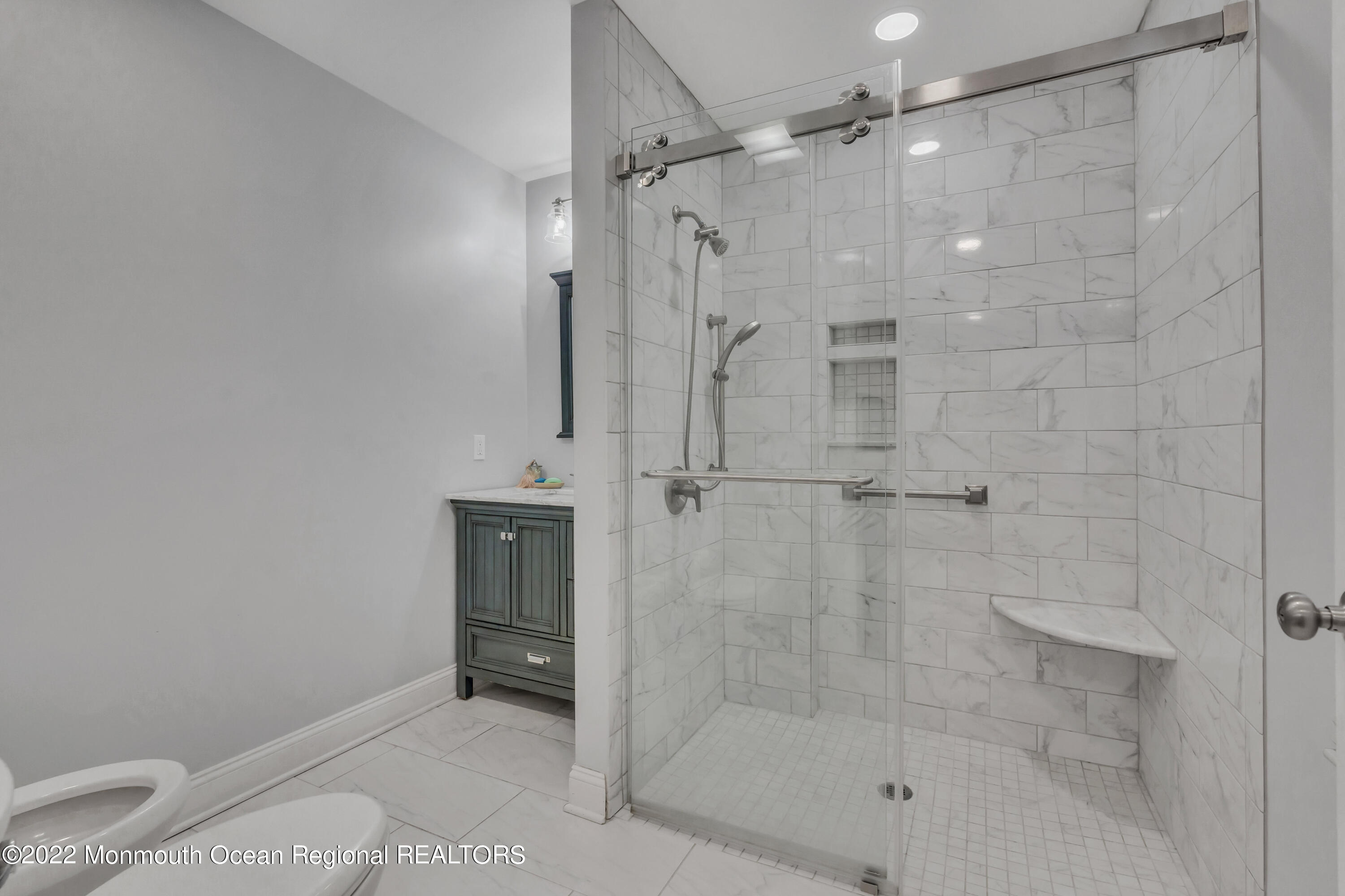 92 Old Post Road Freehold, NJ 07728 - Photo 12 of 31 015_dsc02031