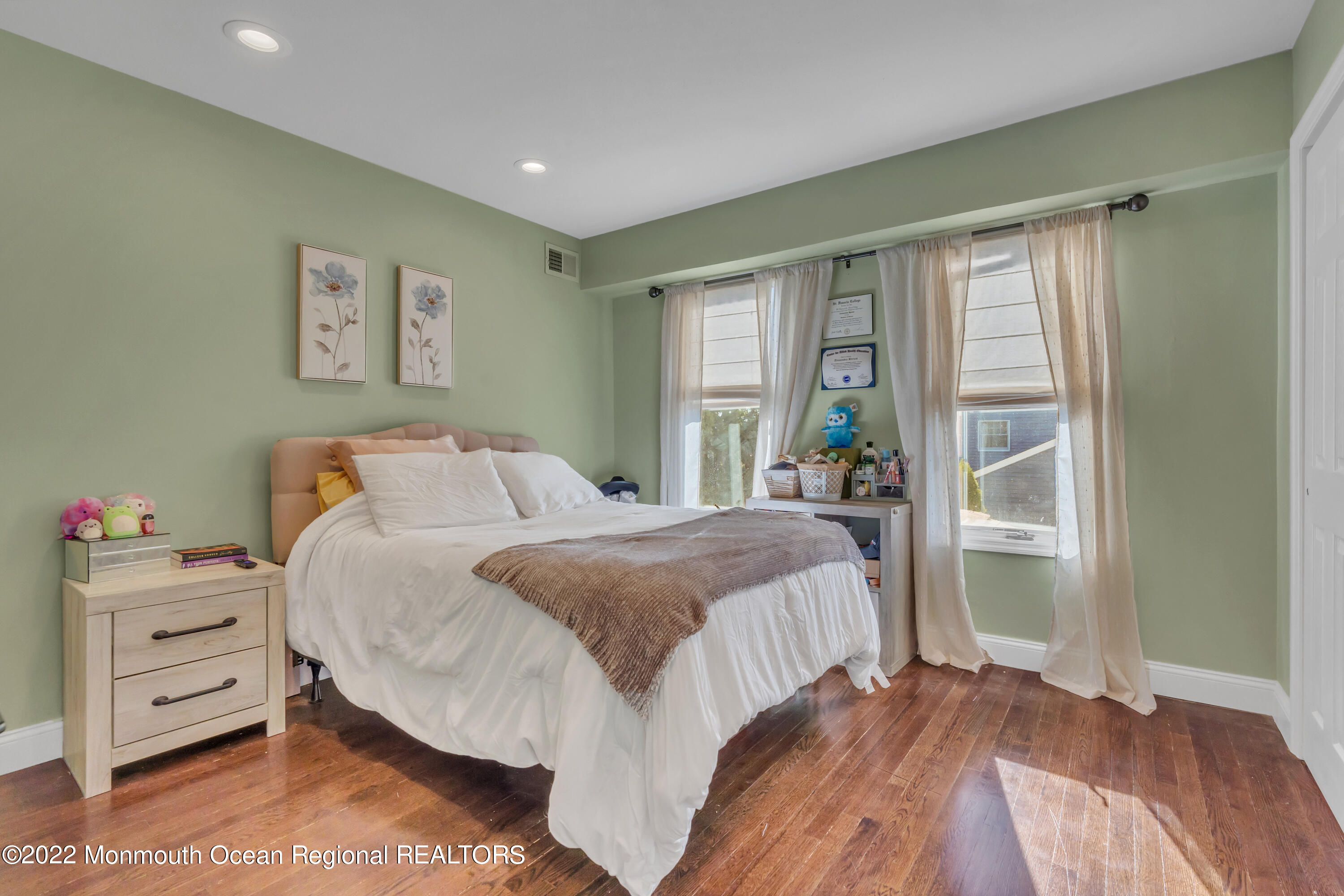 92 Old Post Road Freehold, NJ 07728 - Photo 17 of 31 020_dsc02166