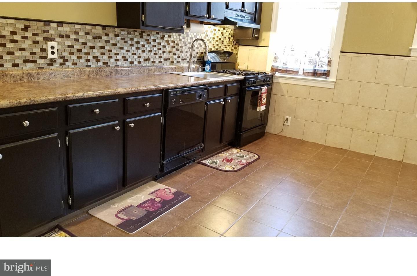 5433 Rutland Street Philadelphia, PA 19124 - Photo 2 of 24 Kitchen