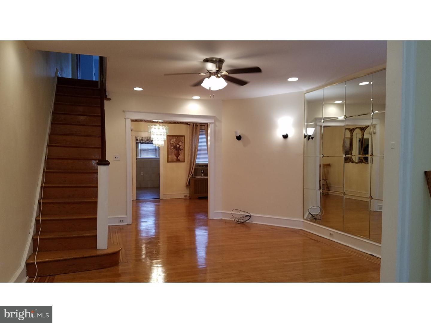 5433 Rutland Street Philadelphia, PA 19124 - Photo 14 of 24 Living Room