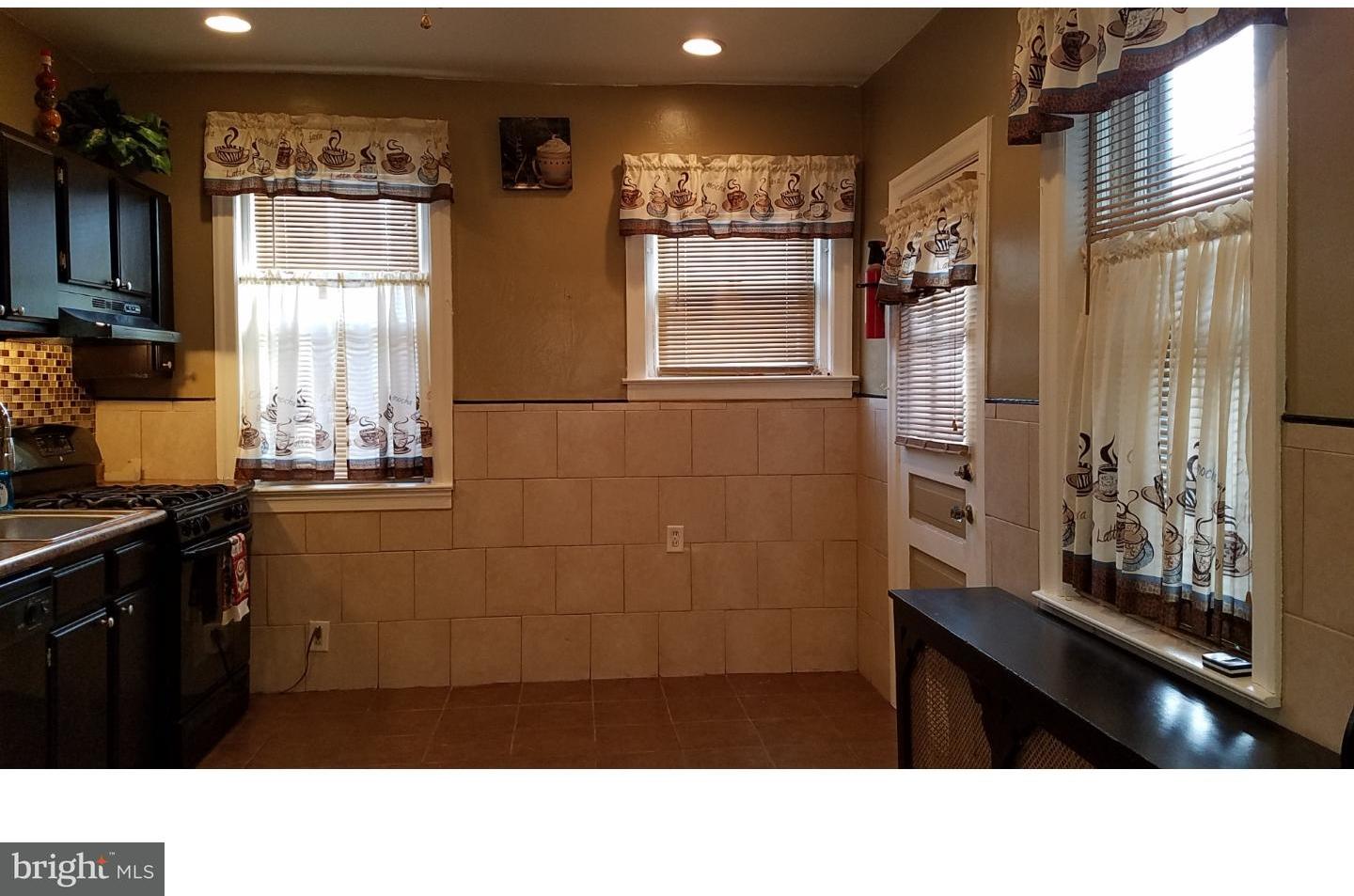 5433 Rutland Street Philadelphia, PA 19124 - Photo 4 of 24 Kitchen