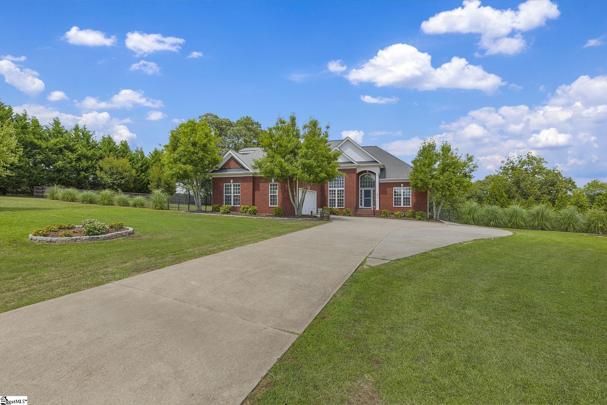 873 Kist Road Greer, SC 29651 - Photo 2 of 34 Gallery Image 2