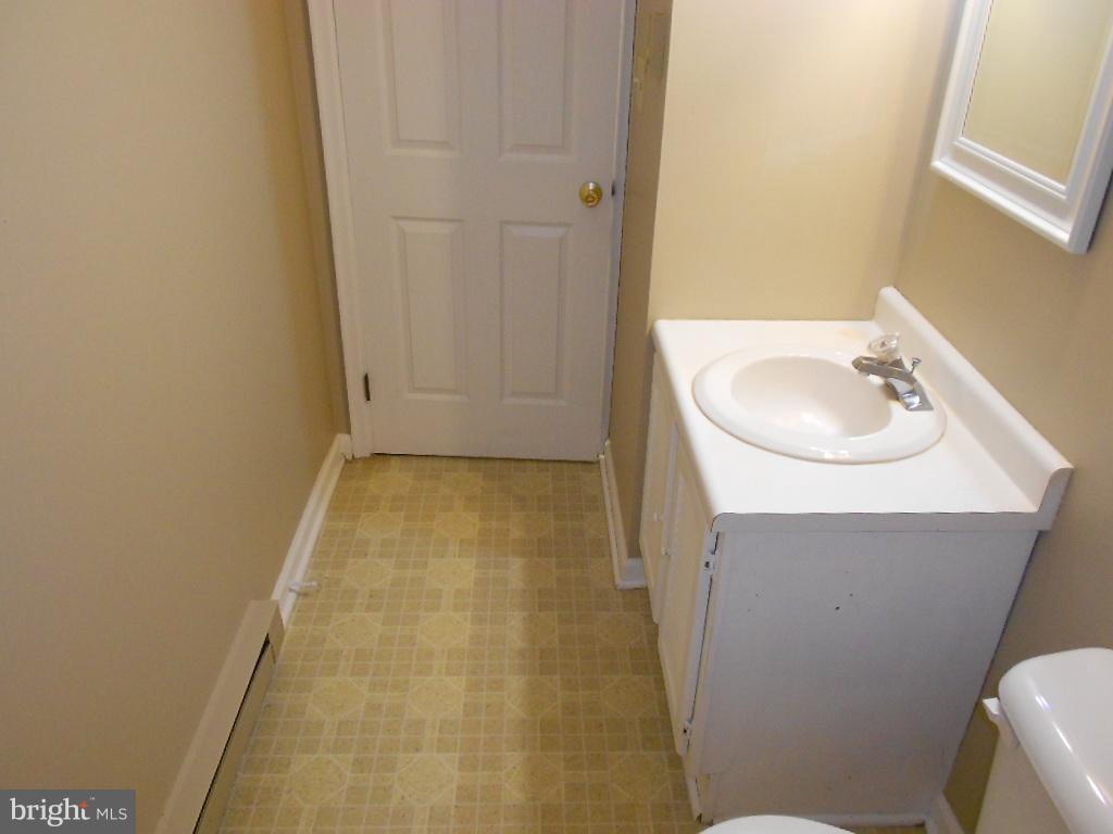2680 Newman Road Fayetteville, PA 17222 - Photo 9 of 26 Bath