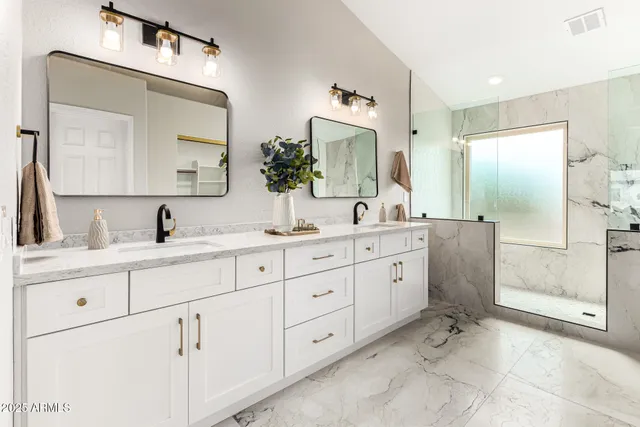 $1,145,000 | 2935 East Cathy Drive, Gilbert, AZ 85296