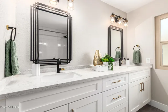 $1,145,000 | 2935 East Cathy Drive, Gilbert, AZ 85296