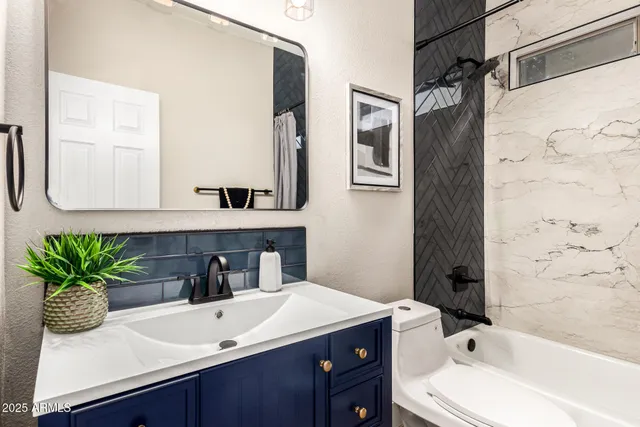 $1,145,000 | 2935 East Cathy Drive, Gilbert, AZ 85296