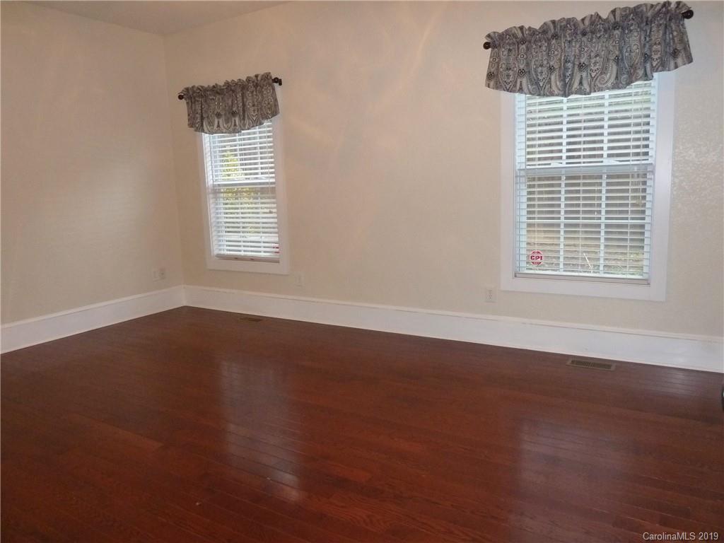 393 Church Road Fairview, NC 28730 - Photo 11 of 33 Gallery Image 11