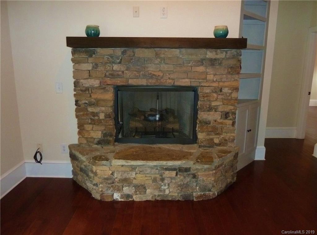 393 Church Road Fairview, NC 28730 - Photo 4 of 33 Gallery Image 4