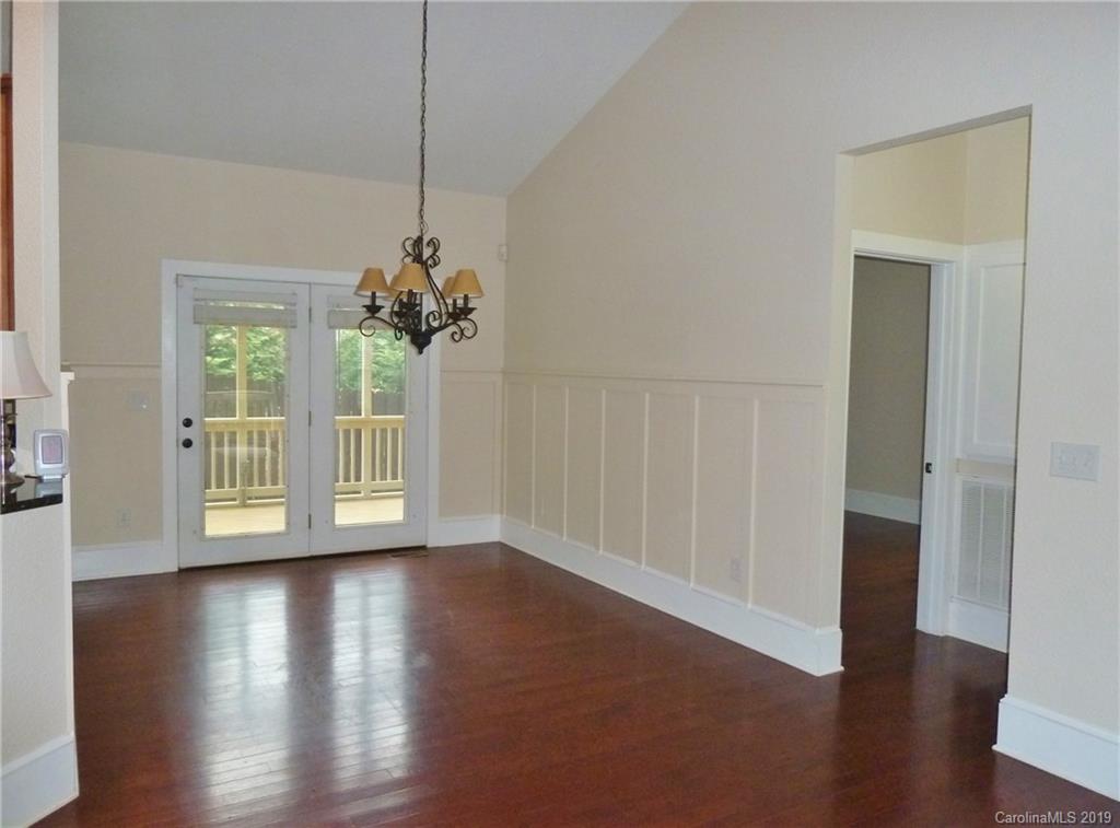 393 Church Road Fairview, NC 28730 - Photo 6 of 33 Gallery Image 6