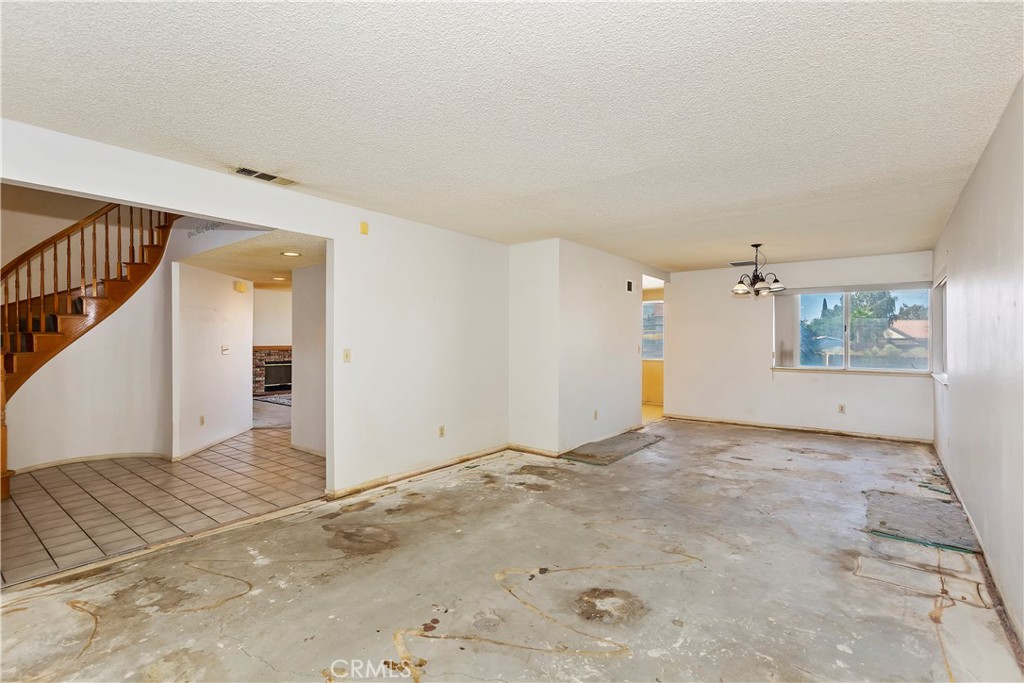 15620 Smoke Tree Street Hesperia, CA 92345 - Photo 8 of 34 en view interior of a house